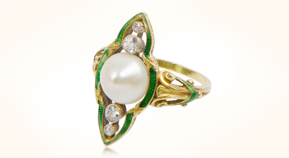 The Timeless Elegance of Pearls: Unveiling the Lustrous Gems of the Sea